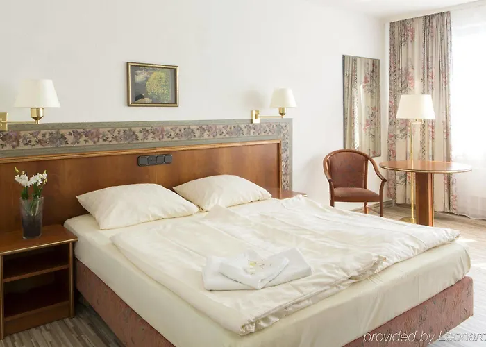Hotel Post Frankfurt Airport 3*